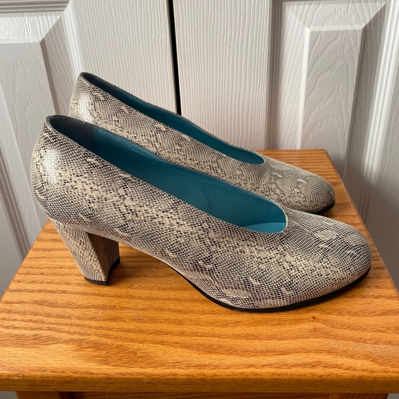 Thierry Rabotin Snake Print Block Heel Pumps SZ 39 (8.5 US) - Picture 2 of 9